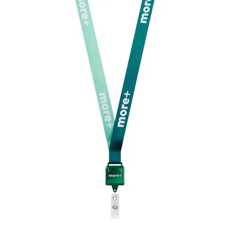 ML1170 Lanyard sublimado de poliéster con porta credencial retráctil cuadrado.